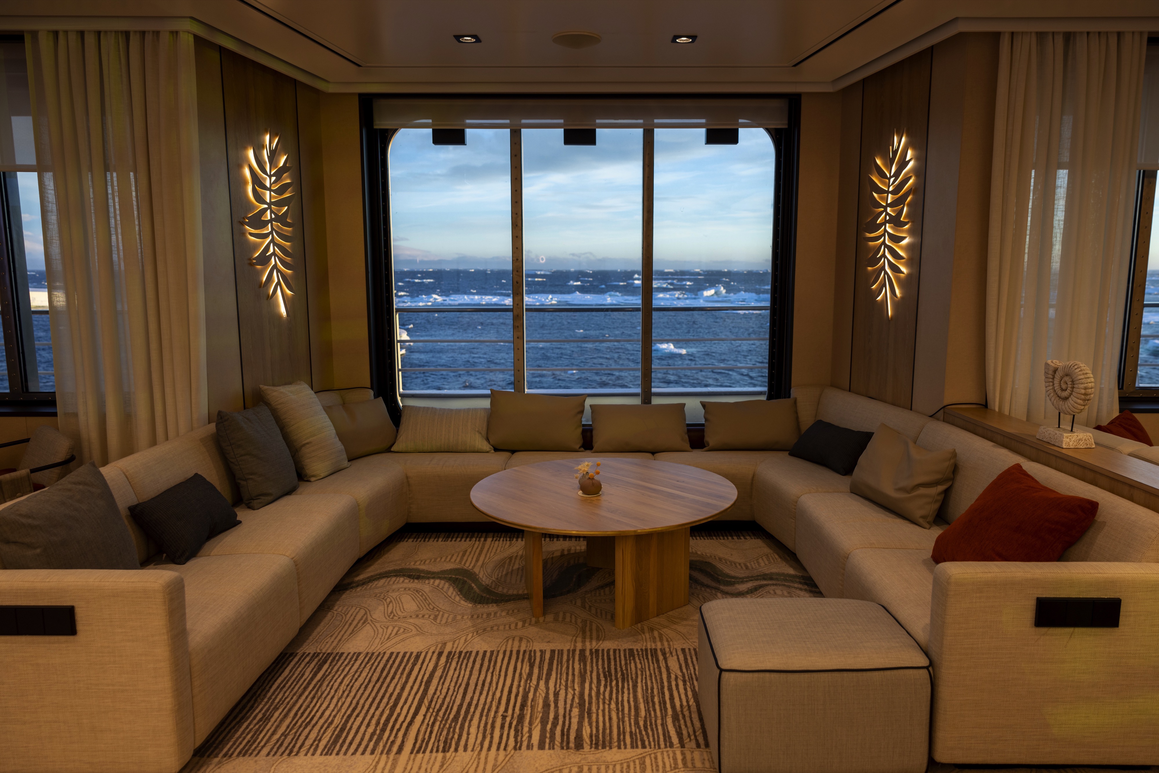 Observation Lounge on SH Vega